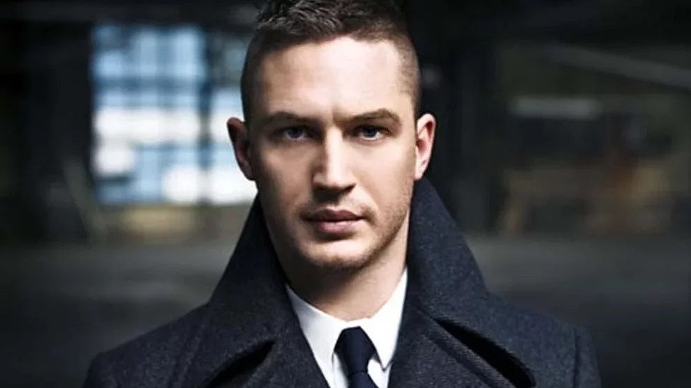 Újra népszerű lett az Üvöltő szelek-minisorozat, amiben Tom Hardy a főszereplő