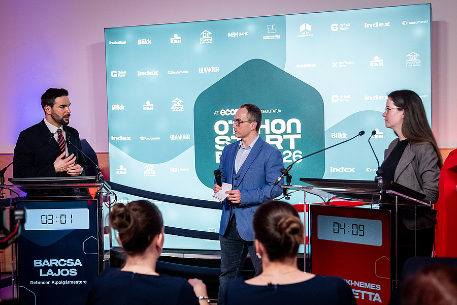 Barcsa Lajos, Debrecen alpolgármestere és Bereczki-Nemes Nikoletta, a Diehl Aviation technikai vezetője az Otthon Start Expo debreceni rendezvényén 2026. február 28-án