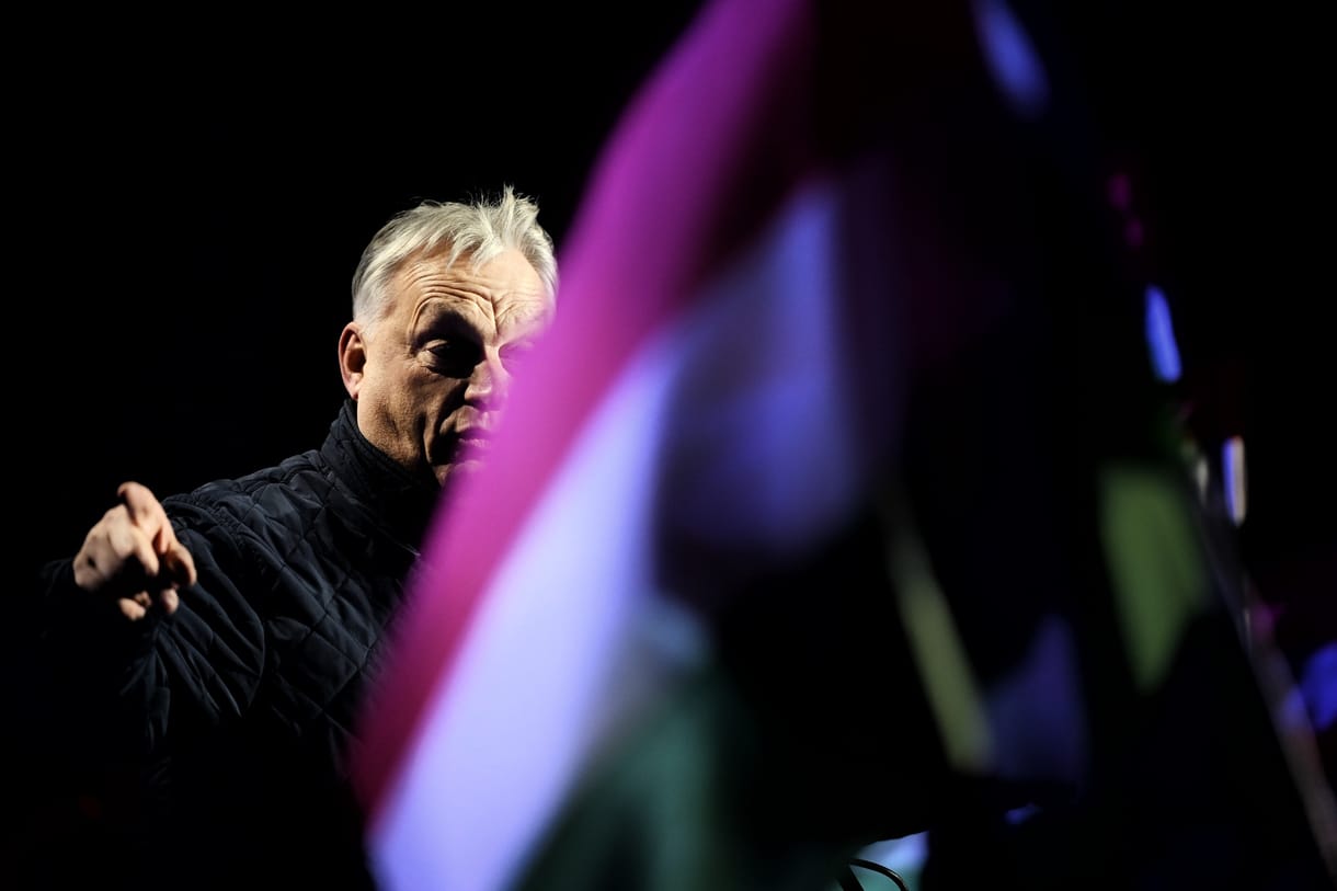 Beazonosították az Orbán ellen tüntetőket megfélemlítő fideszes csapat arcait