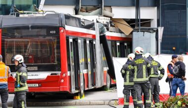 Trolibusz hajtott egy szupermarketbe Salzburgban, a balesetnek halálos áldozata is van