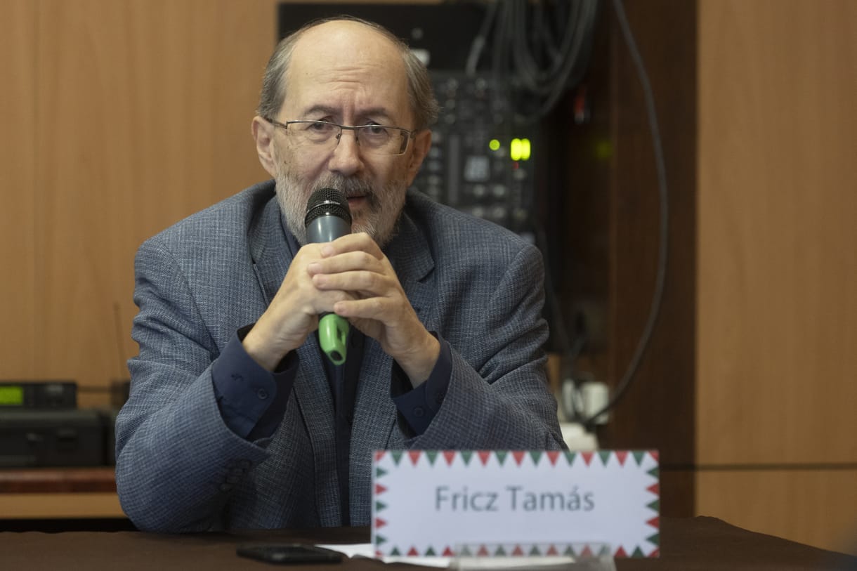 Itthon: Felbontotta Fricz Tamás szerződését a Magyar Nemzet
