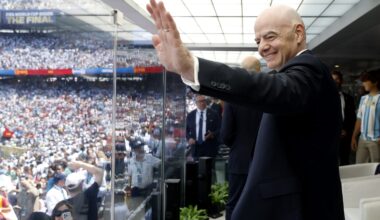 Már nem tudja, hol a határ – szorul a hurok az elnök nyaka körül