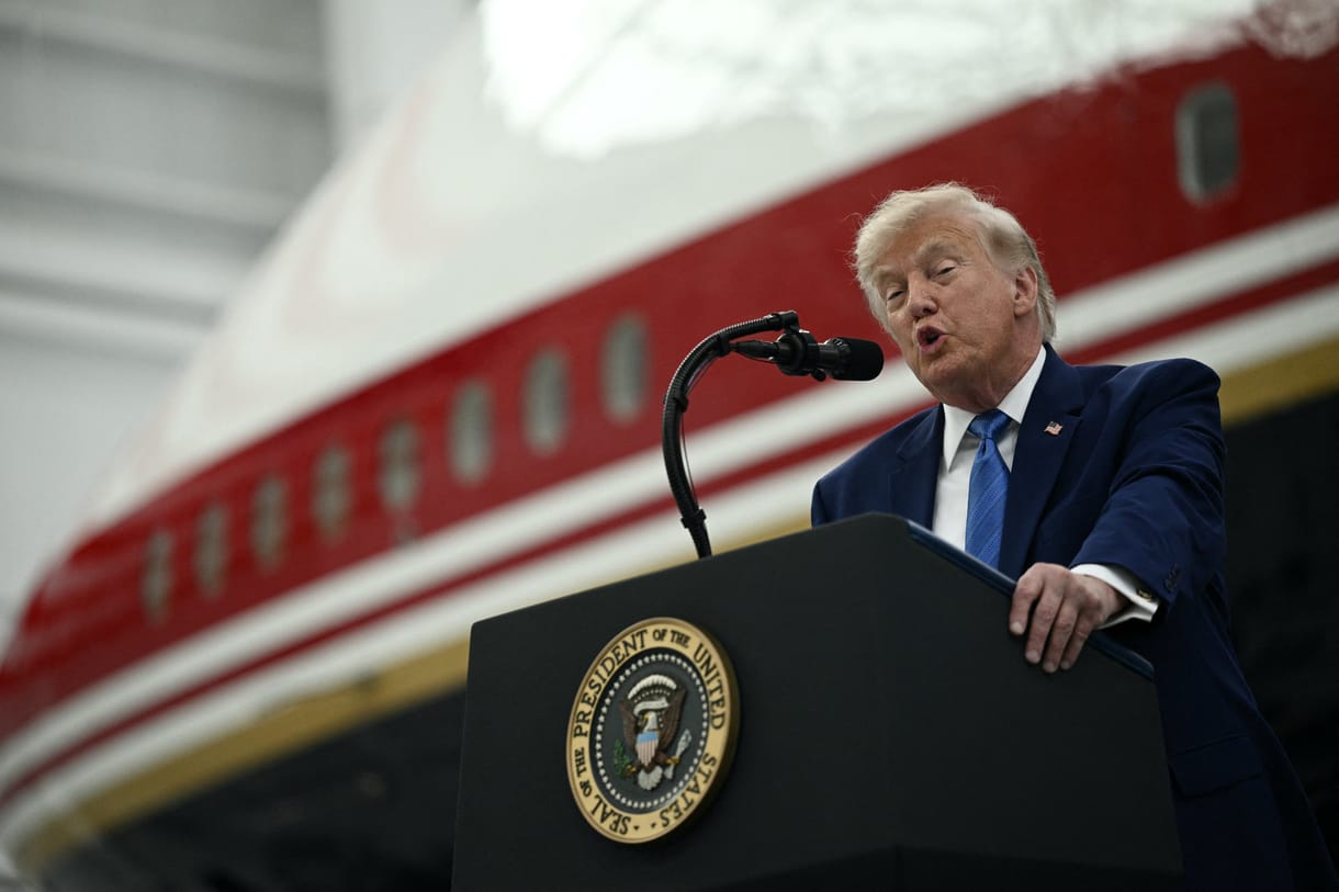 Világ: Visszaküldik a szerelőhangárba Trump Katartól ajándékba kapott elnöki különgépét, mert nem biztonságos