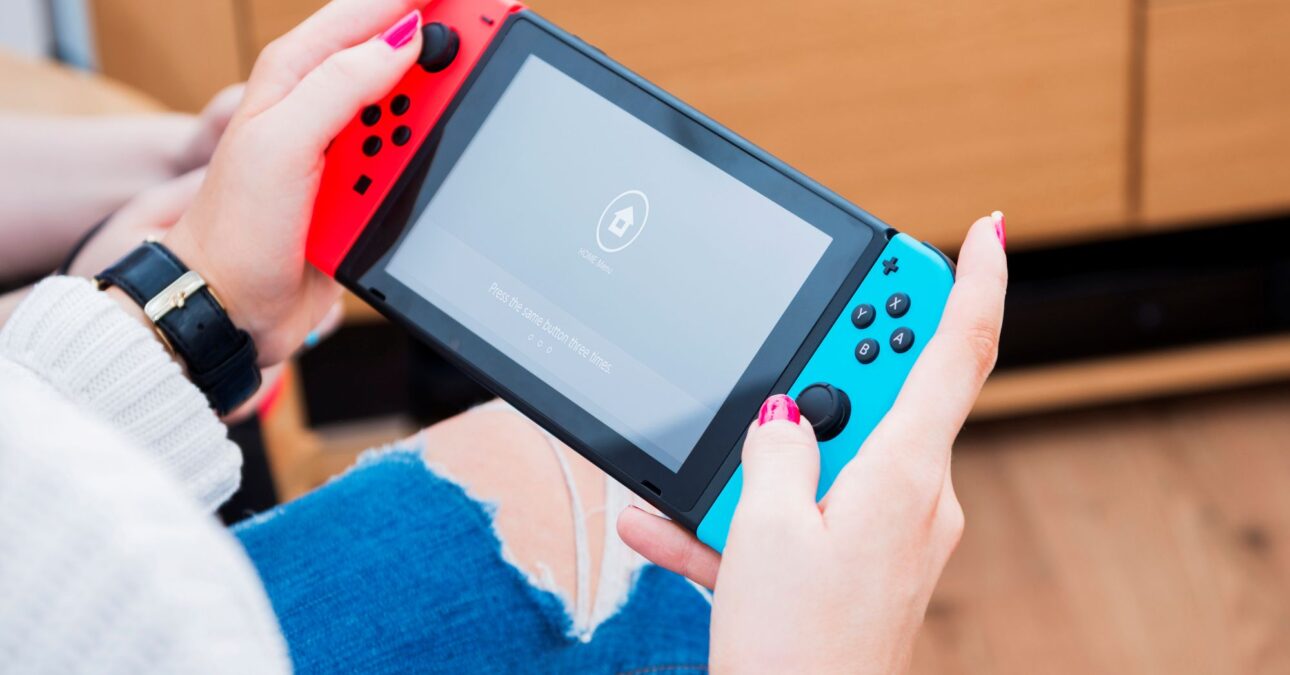 A Nintendo közel tíz évvel a 2017-es premier után leveszi az európai polcokról az első Switch konzolt