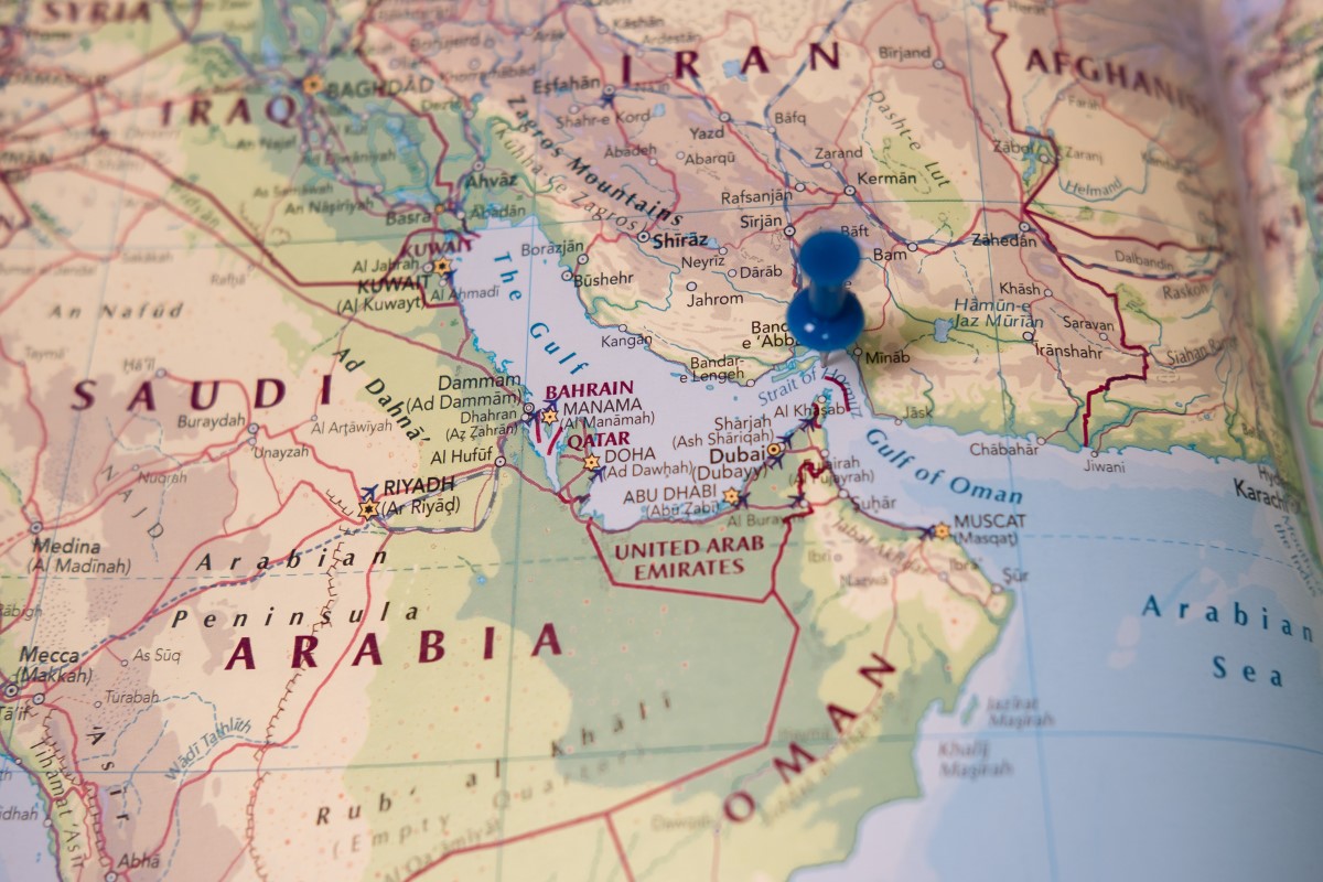 Irán megnyitja a Hormuzi-szorost, de csak ha Amerika elismeri a teljes vereségét