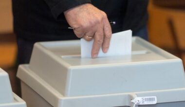 Itthon: Négy időközi választást tartottak, Mohácson kikapott a Tisza Sziget által támogatott független jelölt