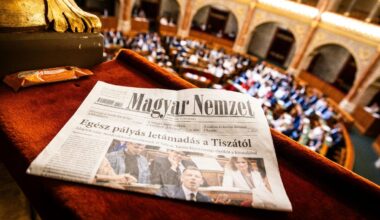 Itthon: A Magyar Nemzet főszerkesztője szerint az olvasói szokások annyira megváltoztak, hogy „ebben a formában nem megy tovább”