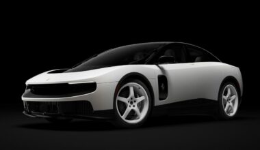 12 milliárd forintot fizettek egy Ferrari Lucéért - Roadster.hu