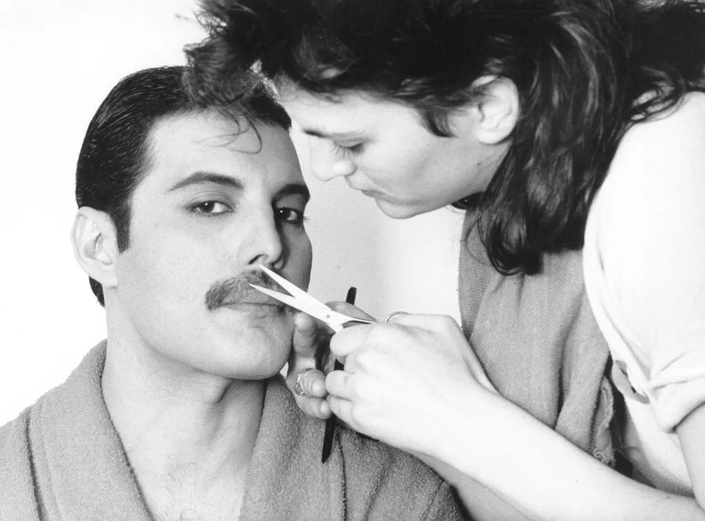 80 éve született Freddie Mercury: 10 emlékezetes történet a Queen legendás énekeséről