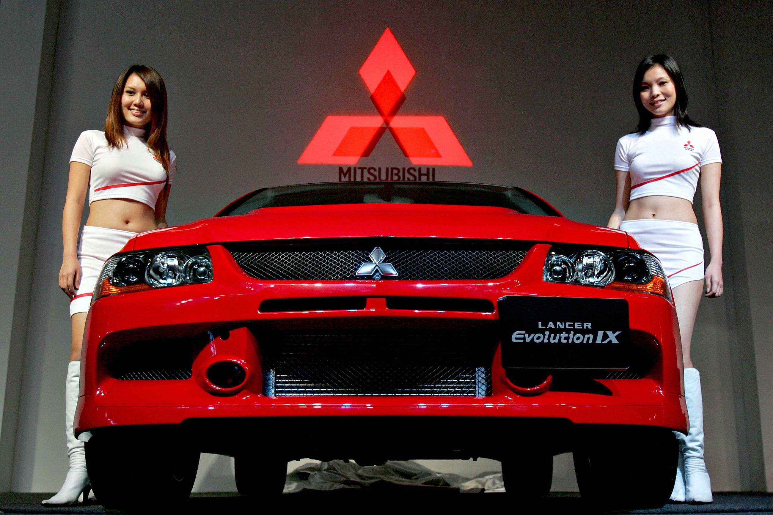 A Mitsubishi Lancer Evolution IX