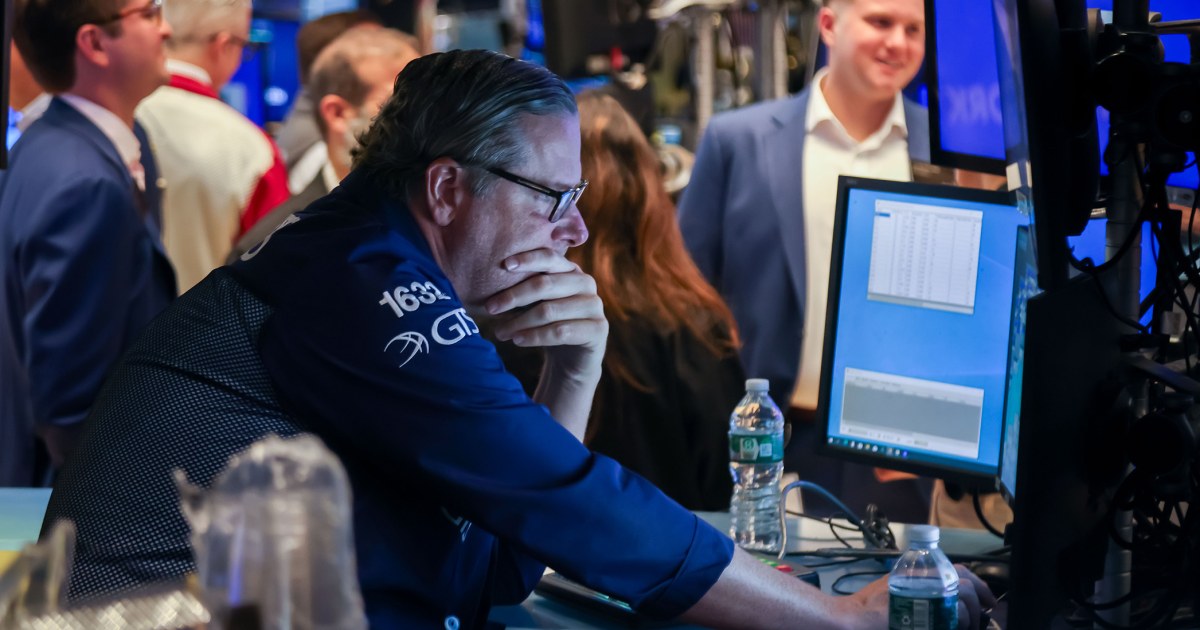 Wall Street closes down as investors brace for Powell's speech