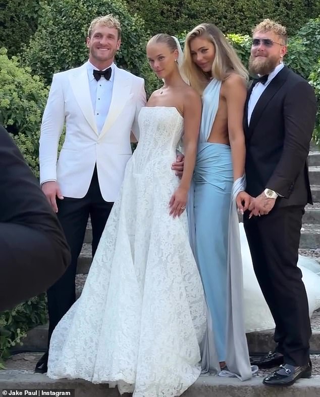 Also with the happy couple was his brother Jake, 28, and his fiancée, Jutta Leerdam, 26