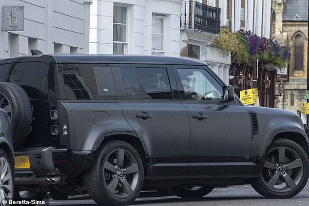 Niall and Amelia later hopped into their swanky £160,000 Land Rover Defender as he drove the couple out of Notting Hill following the shopping spree