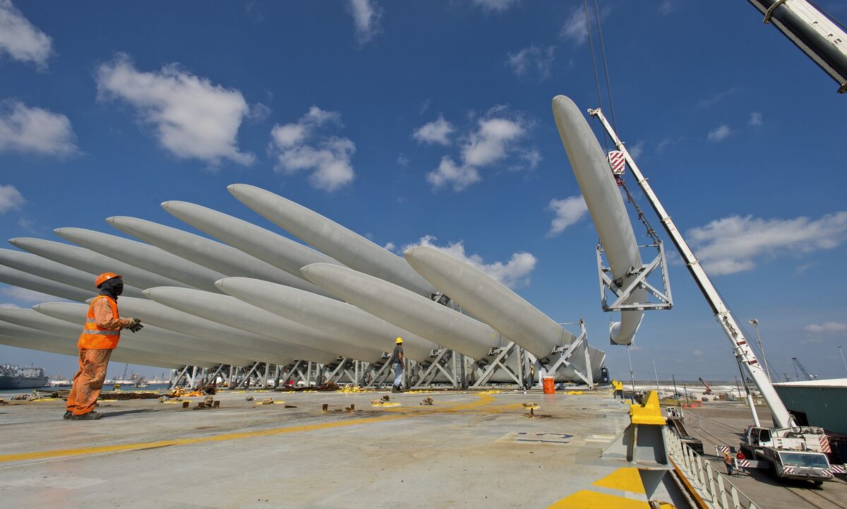 Texas Energy Crunch To Worsen as Trump Policies Target Solar, Wind Power