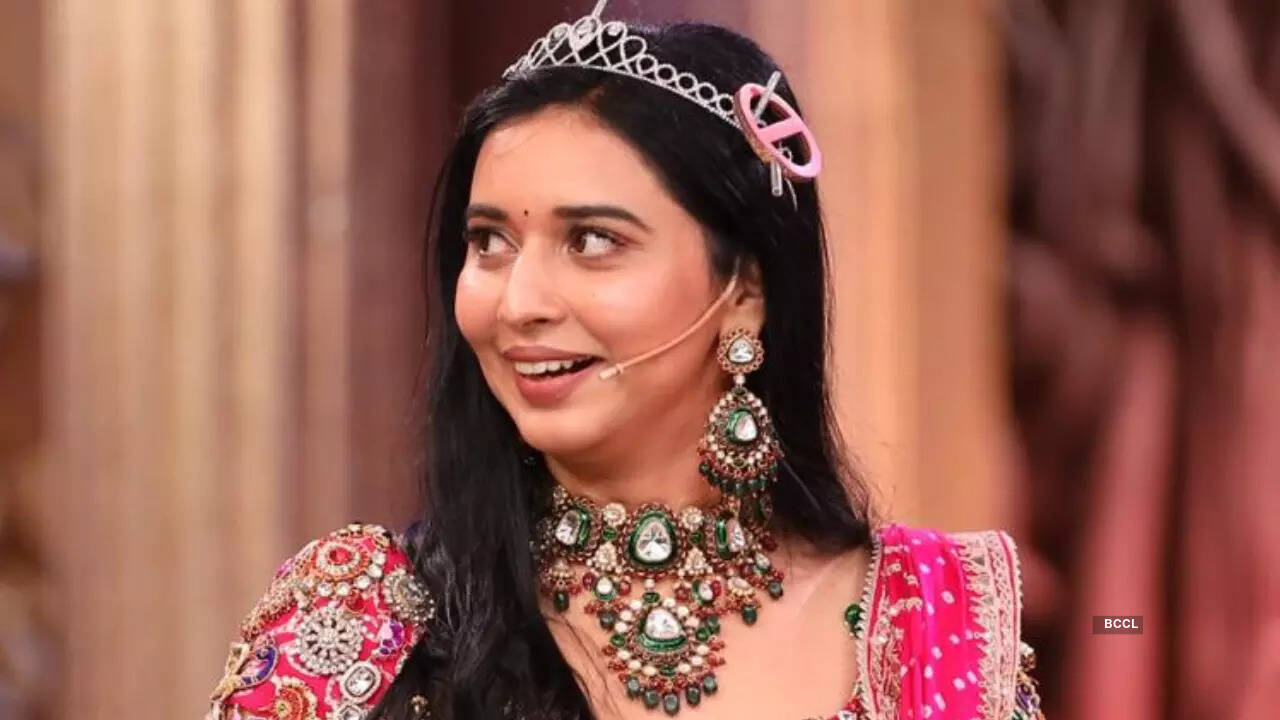 From bringing over 500 sarees in house to being an entrepreneur; here’s all you need to know about spiritual content creator Tanya Mittal