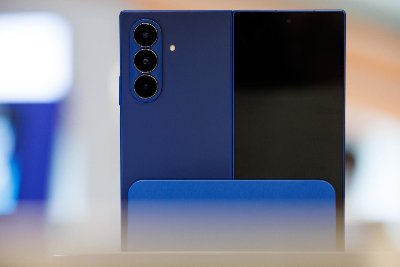 Samsung Galaxy Z Fold 7 Gets Triple Discount Before iPhone 17 Release
