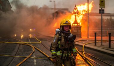 Fire near IFSC leaves section of Luas Red line closed – The Irish Times