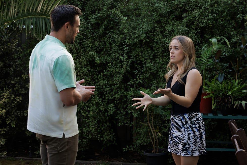 Aaron Brennan and Holly Hoyland in Neighbours aaron brennan and holly hoyland in neighbours