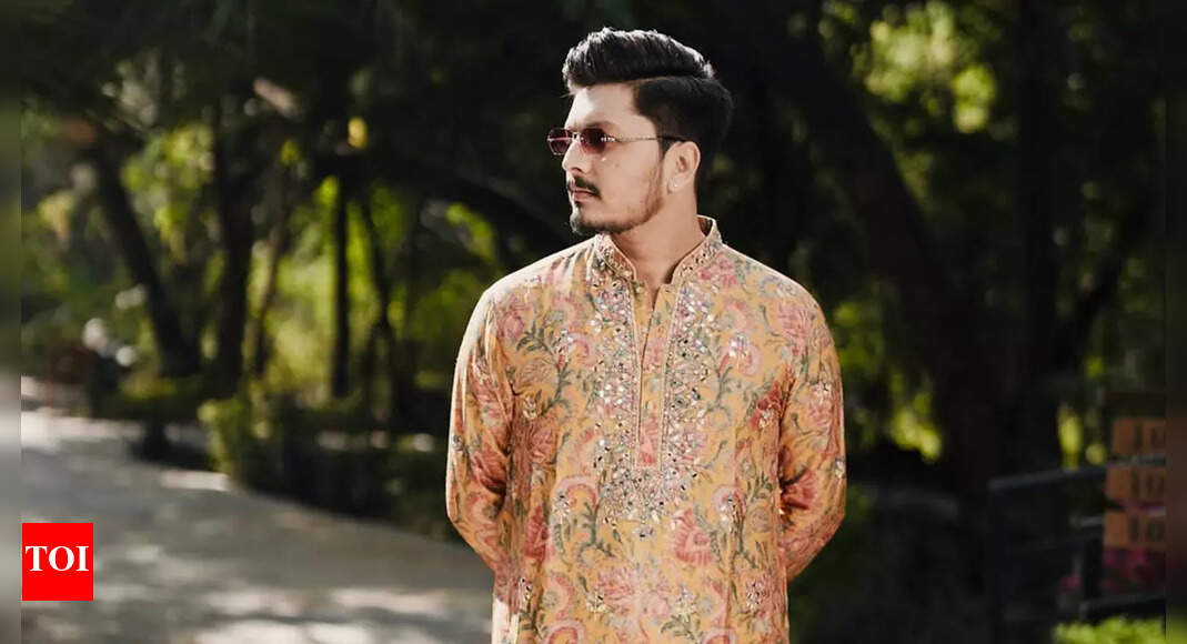 The boy who played Abhishek Bachchan and Aishwarya Rai’s son in 'Kuch Na Kaho' is all grown up—see the stunning transformation | Hindi Movie News