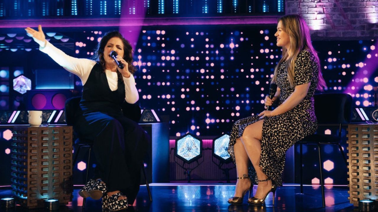 I Knew Kelly Clarkson Dueting With Gloria Estefan…