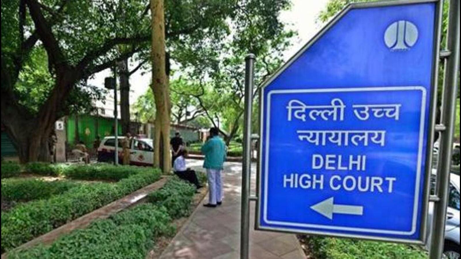 Delhi HC issues notice in plea seeking to restrain pvt schools from forcing EWS students to purchase costly non-NCERT books | Latest News Delhi