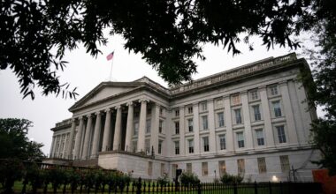 Treasuries Add to Gains Despite Cool Demand for Five-Year Notes