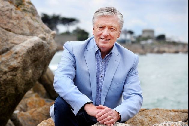 Pat Kenny announces his Newstalk radio show will move to weekends in the new year