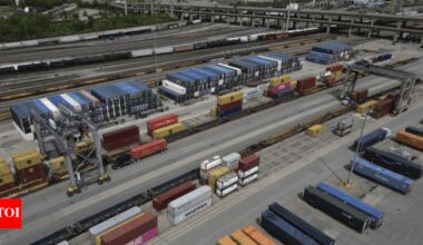 Canada GDP contracts 1.6% in Q2, US tariffs weigh on exports, first decline in seven quarters