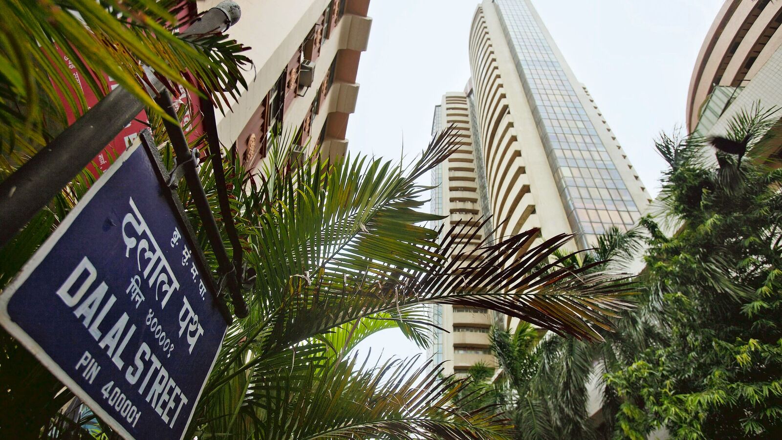 Tariff shock, expiry week. Which way will the markets go?