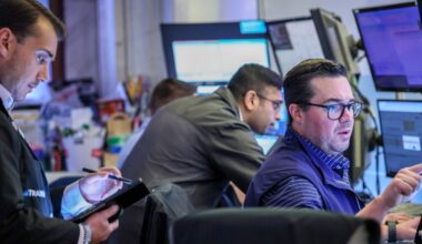 S&P 500 ends higher after Trump attacks Fed