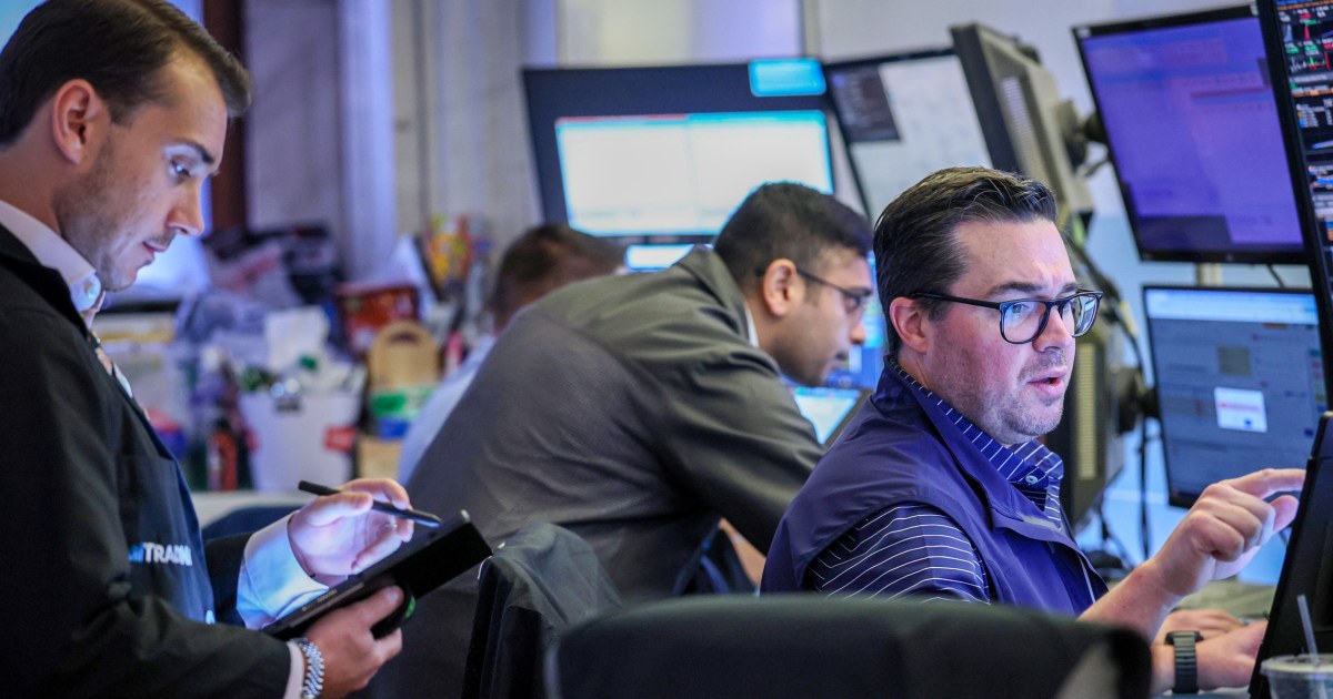 S&P 500 ends higher after Trump attacks Fed