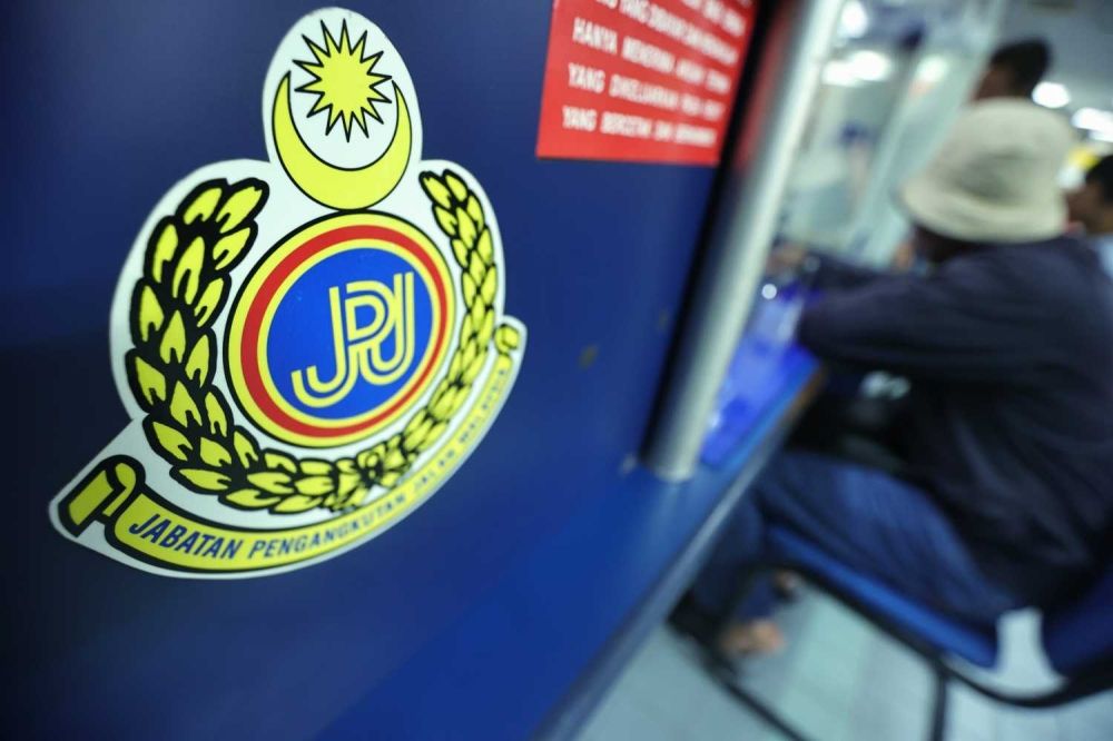 JPJ launches cashless payment via e-wallet at all counters nationwide