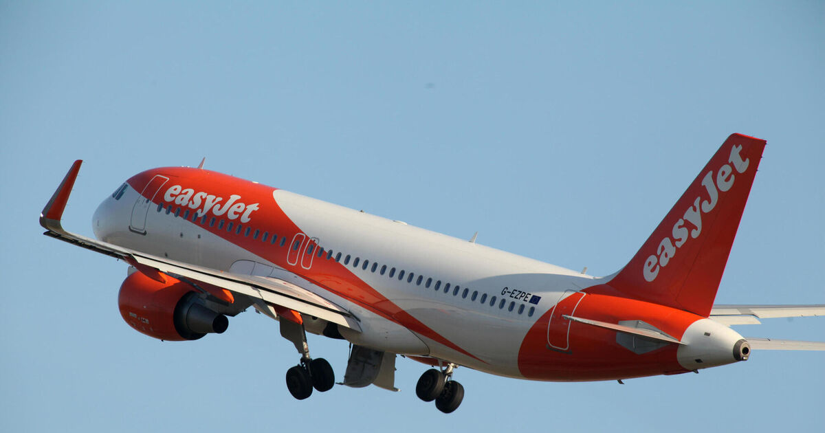 Manchester airport suspends flights after EasyJet planes collide