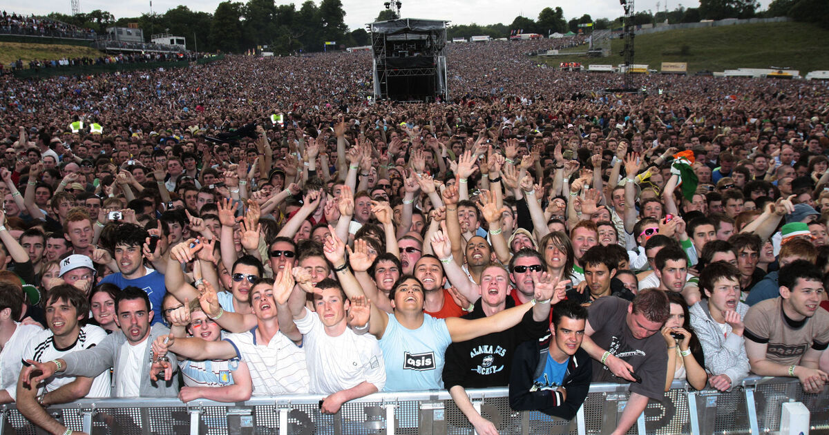 The night Oasis rocked Slane — and I walked for hours in the dark to get home