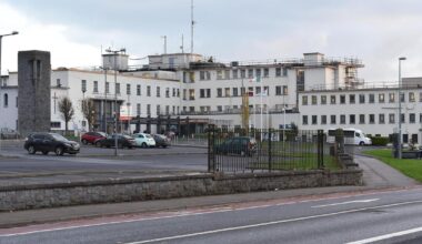 430 patients on hospital trolleys as IAEM warns Ireland needs ‘beds, beds, beds’