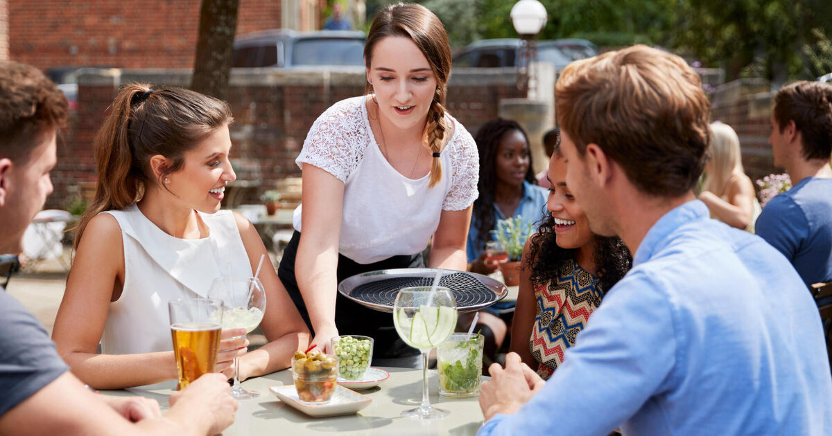 'Bottomless brunches' where unlimited free alcohol is served flouts legislation, academics claim