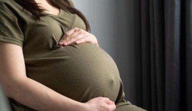 Clients of closed midwife service urged to contact maternity hospitals