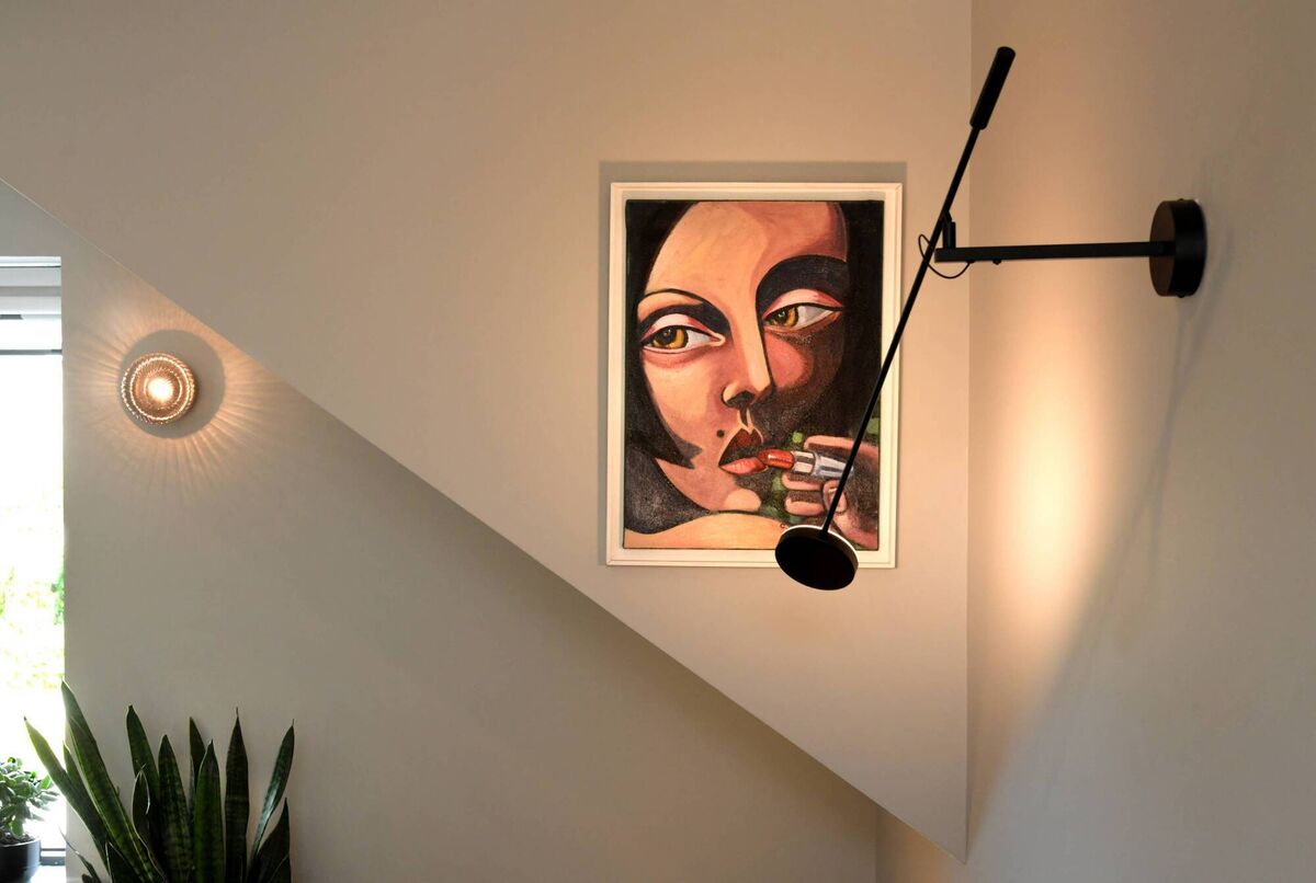 Corner details in the sitting room. Corner details in the sitting room.