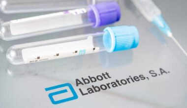Are Wall Street Analysts Predicting Abbott Laboratories Stock Will Climb or Sink?