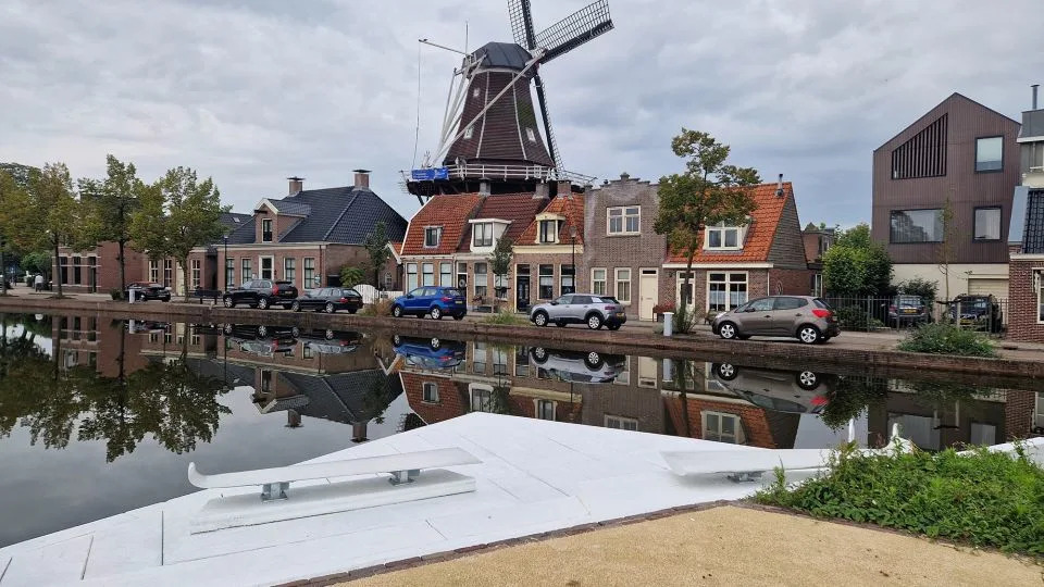 A Blade-Made bench in Bleekerseiland in Meppel, in the Netherlands. - Blade–Made