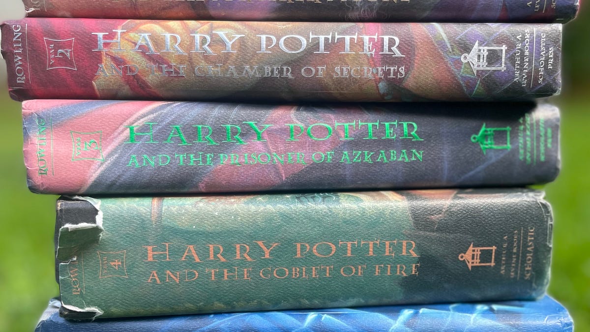 Books like 'Harry Potter' for fantasy readers young and old