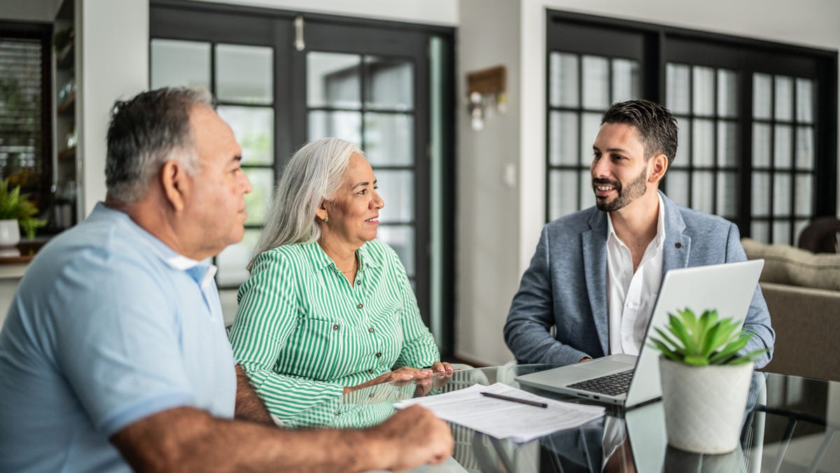 Struggling to decide when to claim Social Security? Try this strategy