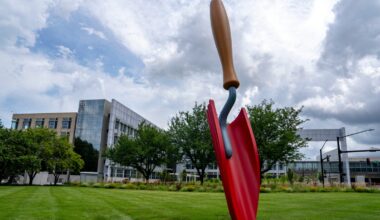 Des Moines 'Plantoir' statue downtown sold by People Inc.