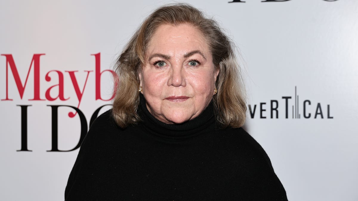Kathleen Turner predicts new ending for 'The Roses' (exclusive)