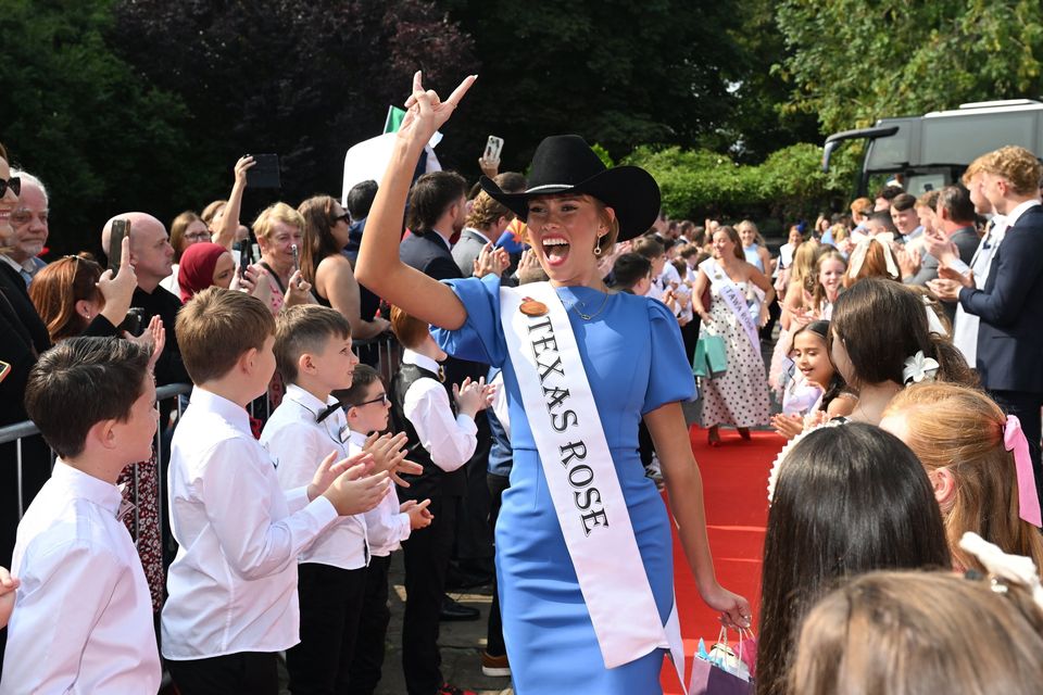 Texas Rose Sara Costa arriving at the Meadowlands Hotel in Tralee as the Rose of Tralee begins. Photo by Domnick Walsh. 