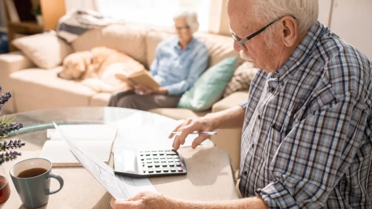 Retirement commissioner warns superannuation under pressure amid rising costs