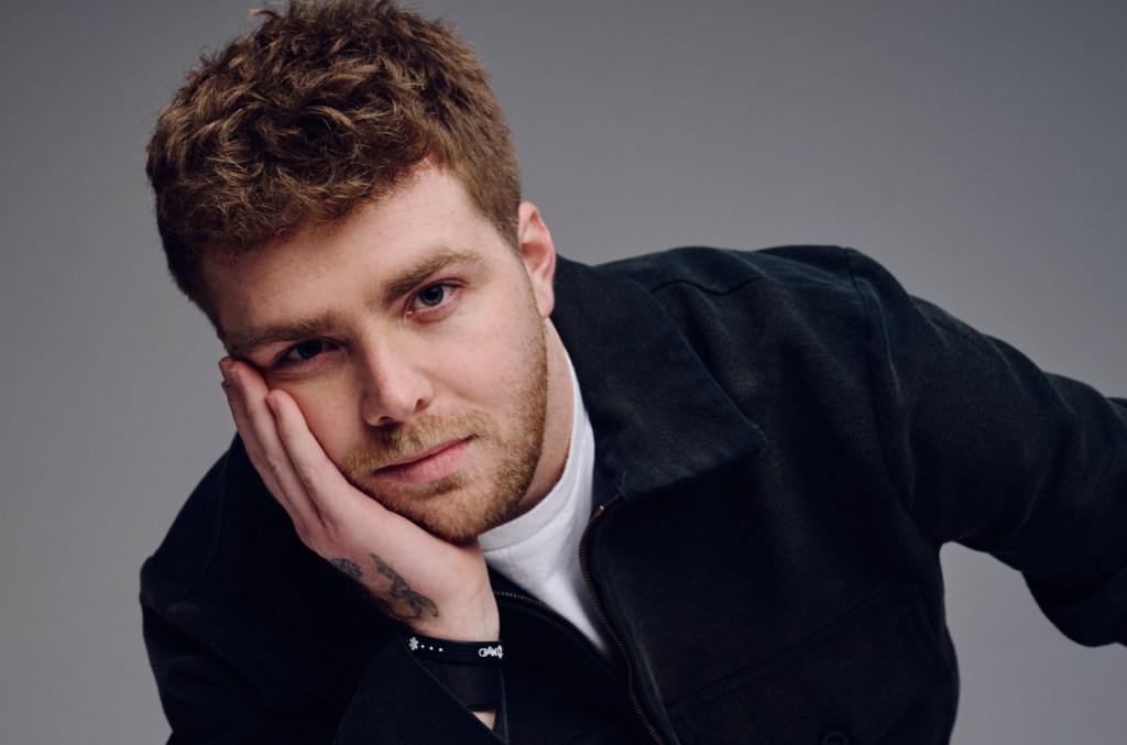 Does Alex Warren's 'Ordinary' Feel Like a 10-Week No. 1?