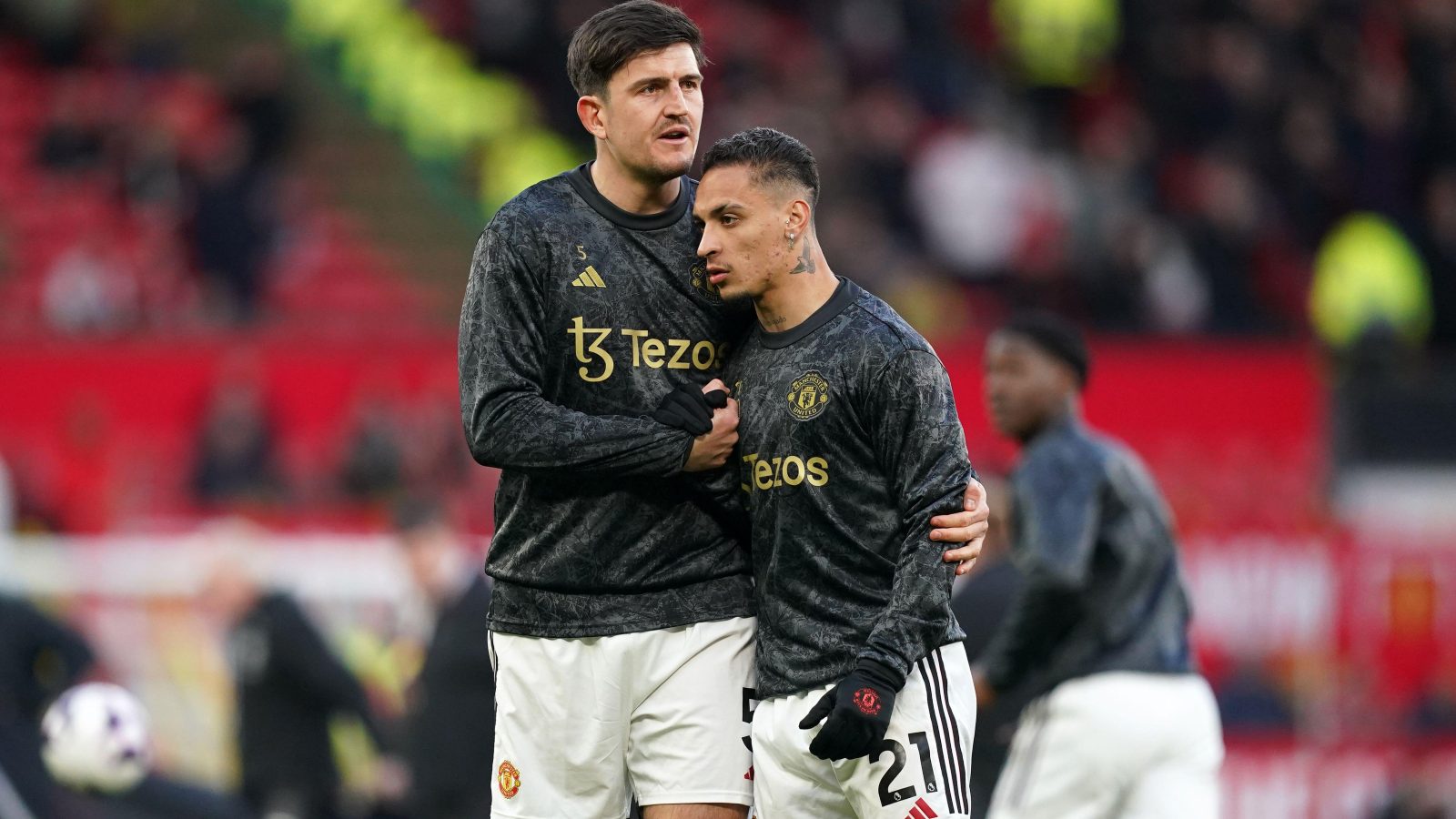 Bid 'accepted' for winger as Romano shocks with 'permission to travel' claim