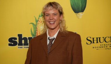 Betty Who apologises for “harmful” comments about lesbians: "I will do better"