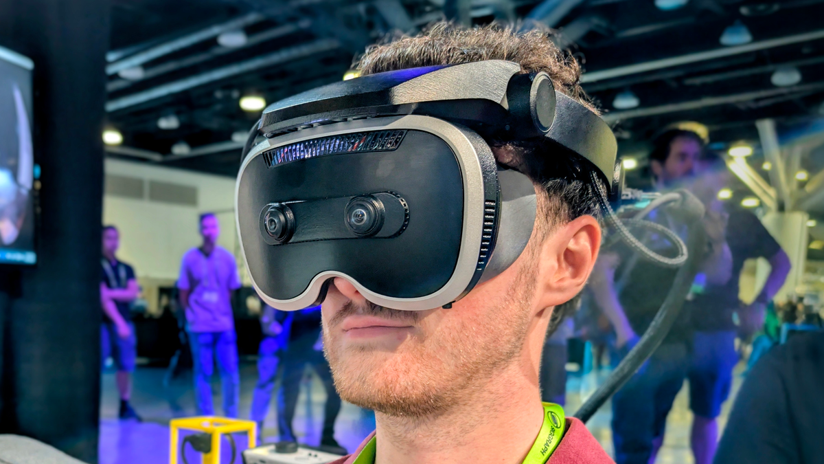 Ultra-Wide Field Of View Without Compromise